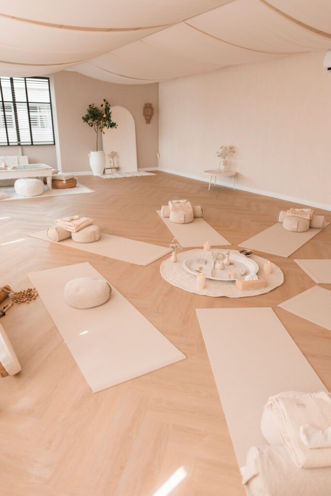 Casa Happiness Ibiza Studio zinkstraat 22 Breda one day retreat retraite, ontspanning, ademwerk, ademreis, klankreis, truffel, cacao, volle maan, nieuwe maan cirkels, vrouwencirkel